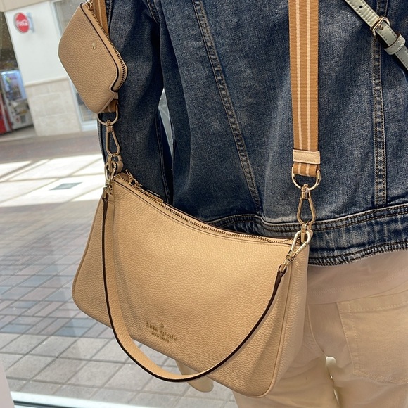 Kate Spade Rosie Shoulder Bag With Tech Attachment AirPod 
Parchment 
NWT - Picture 9 of 16
